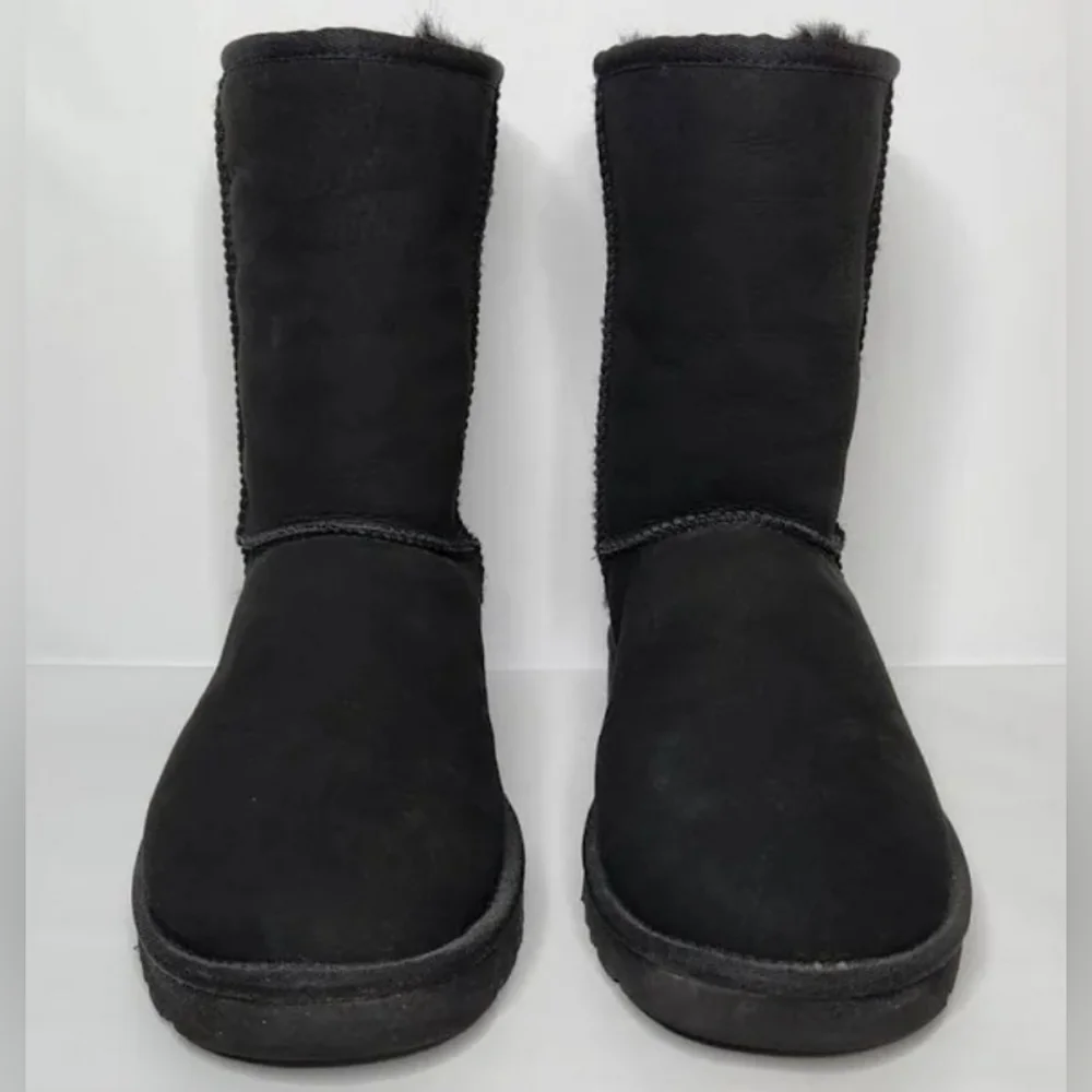 UGG Australia Womens Classic Short 1005093 Black Leather Winter Boots Size 7_3